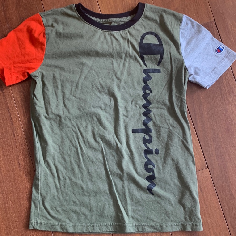 Boys champion small t-shirt